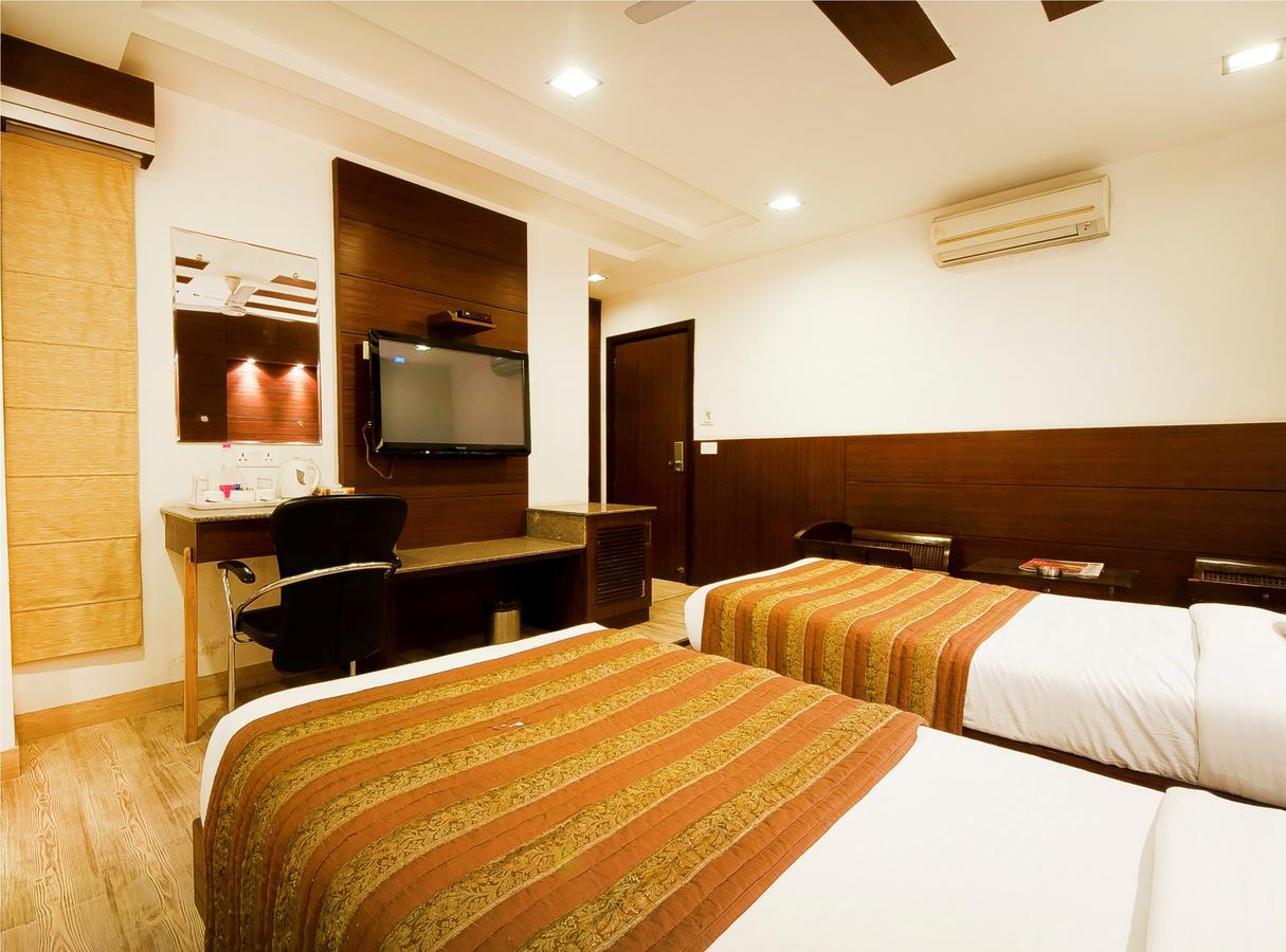 Hotel Amaltas International - Delhi-16 Nueva Delhi Exterior foto