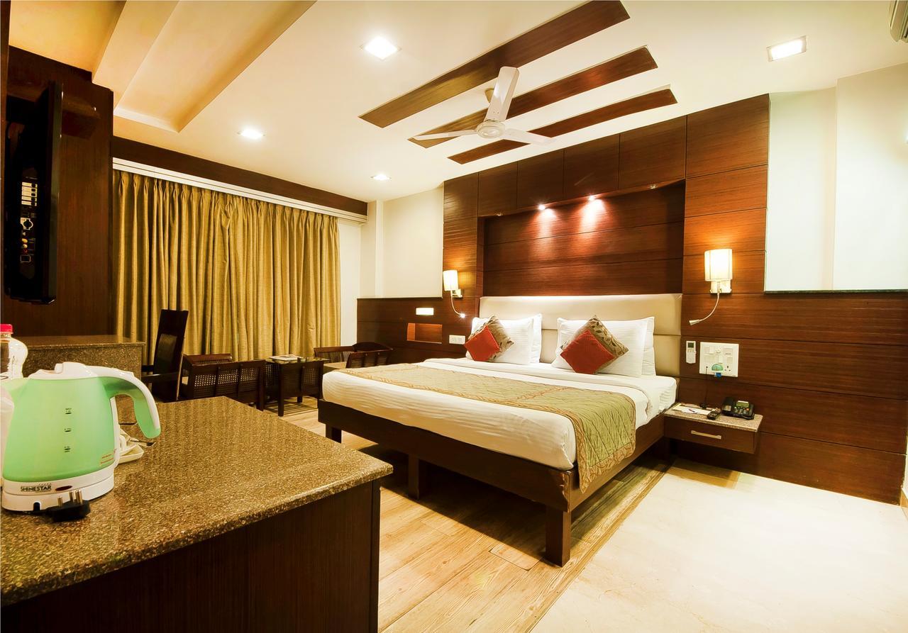 Hotel Amaltas International - Delhi-16 Nueva Delhi Exterior foto