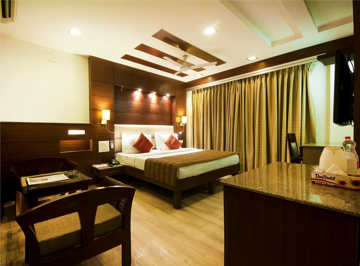Hotel Amaltas International - Delhi-16 Nueva Delhi Exterior foto