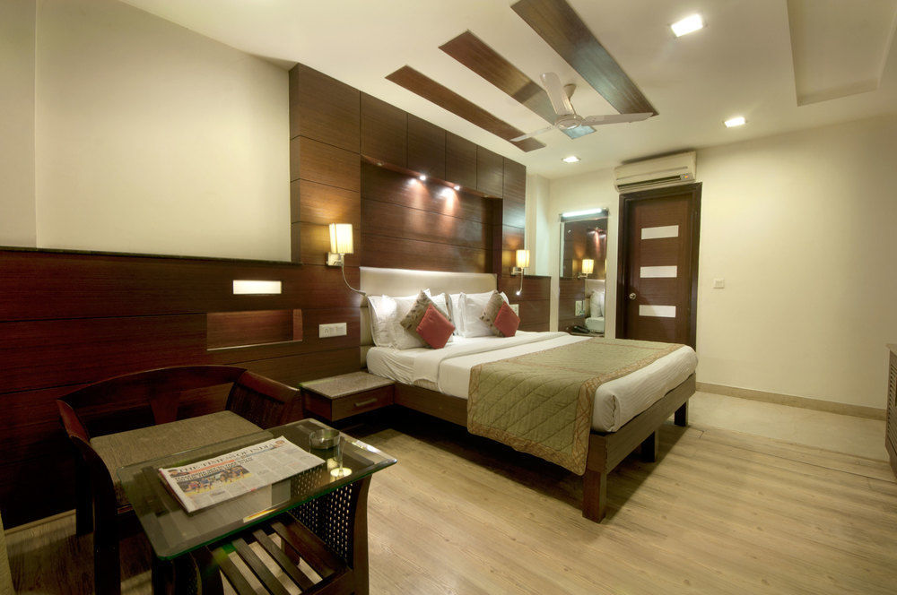 Hotel Amaltas International - Delhi-16 Nueva Delhi Exterior foto