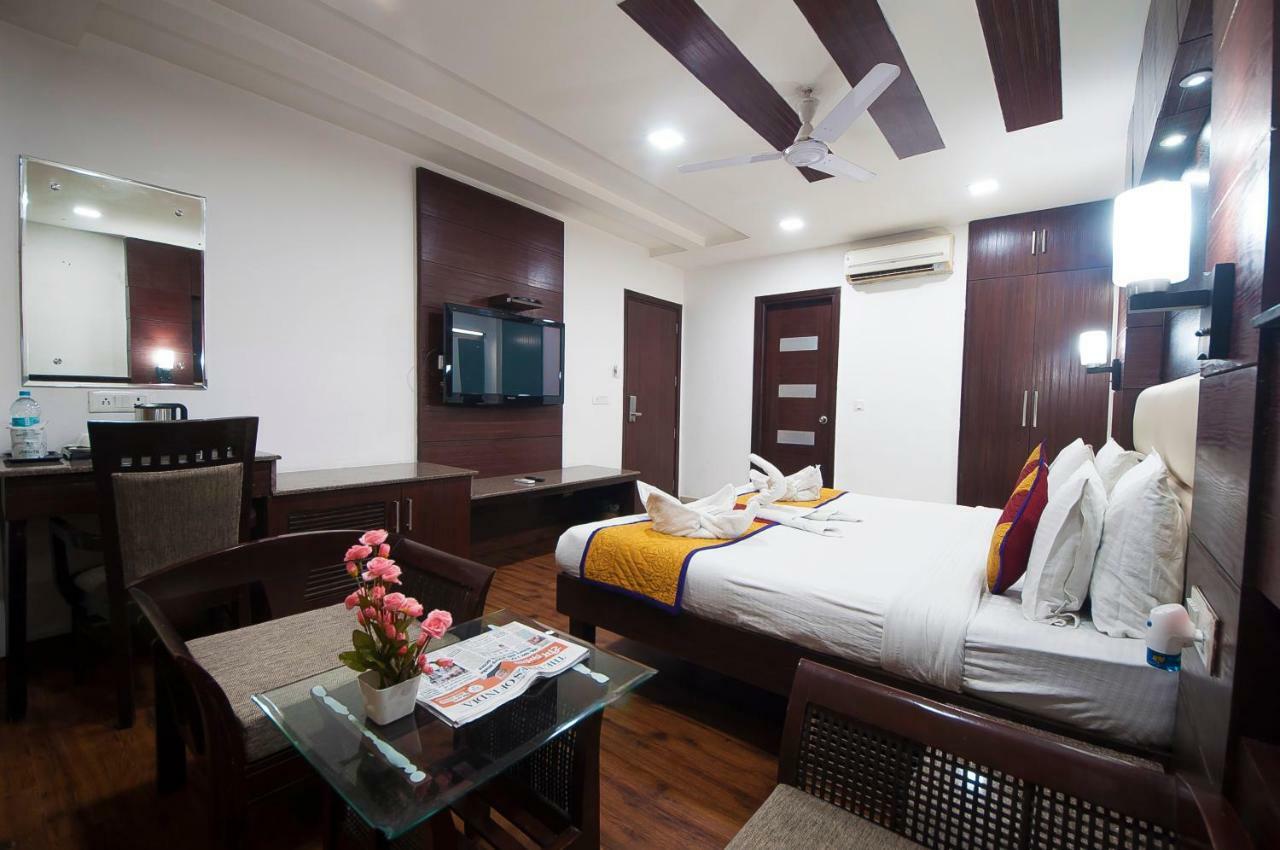 Hotel Amaltas International - Delhi-16 Nueva Delhi Exterior foto