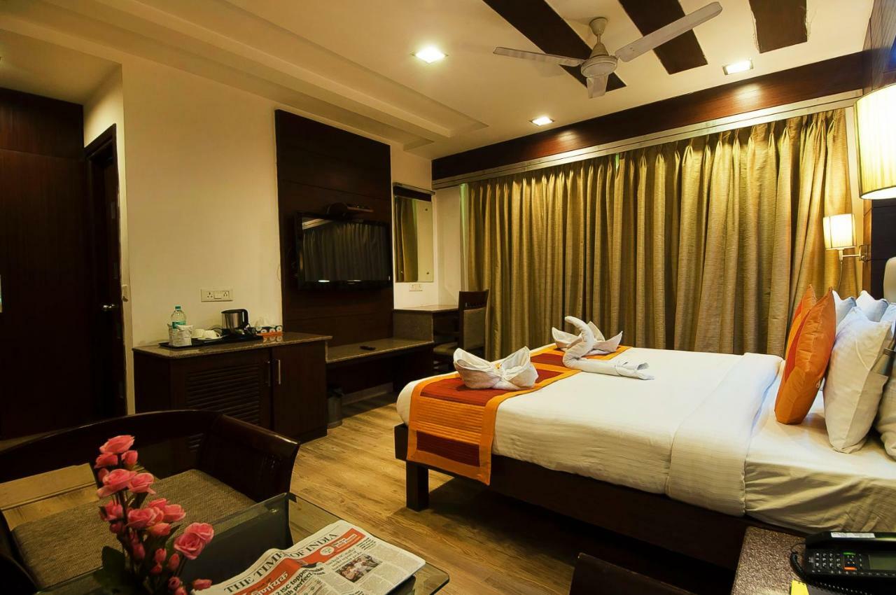 Hotel Amaltas International - Delhi-16 Nueva Delhi Exterior foto